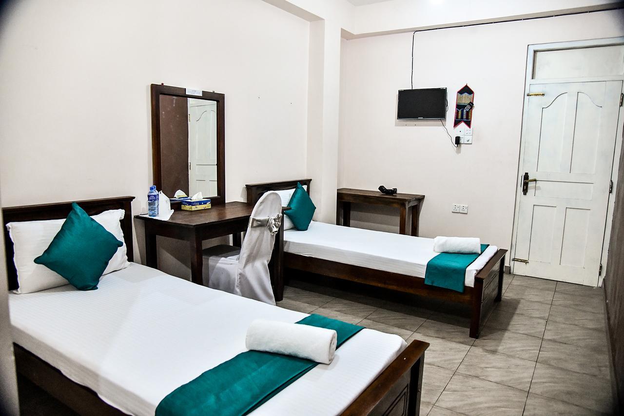 Sri Krishna Bhavan Hotel Hatton Exterior photo