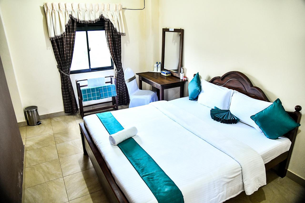 Sri Krishna Bhavan Hotel Hatton Exterior photo