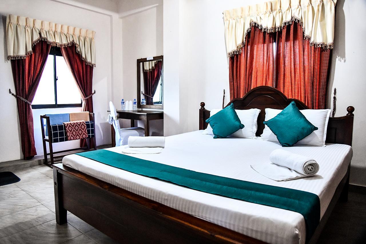 Sri Krishna Bhavan Hotel Hatton Exterior photo