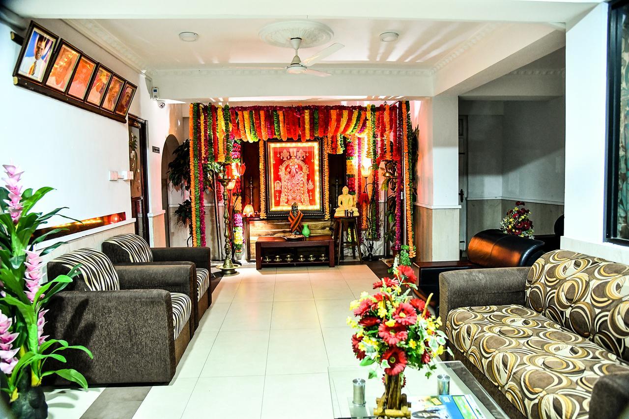 Sri Krishna Bhavan Hotel Hatton Exterior photo